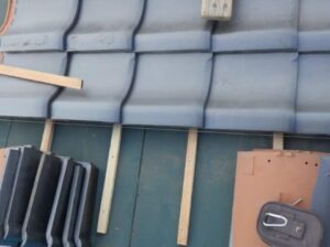屋根カバー工法　結露　施工中