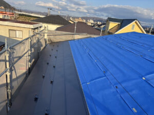 福島市　雨漏り修理　費用　屋根　全体の改修工事