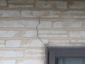 外壁 塗装 サイディング 何年 ひび割れ