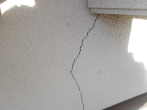 ミサワホーム　外壁塗装　何年　ひび割れ